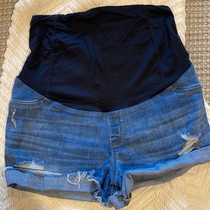 Over belly Isabel Maternity Jean shorts, size 10
